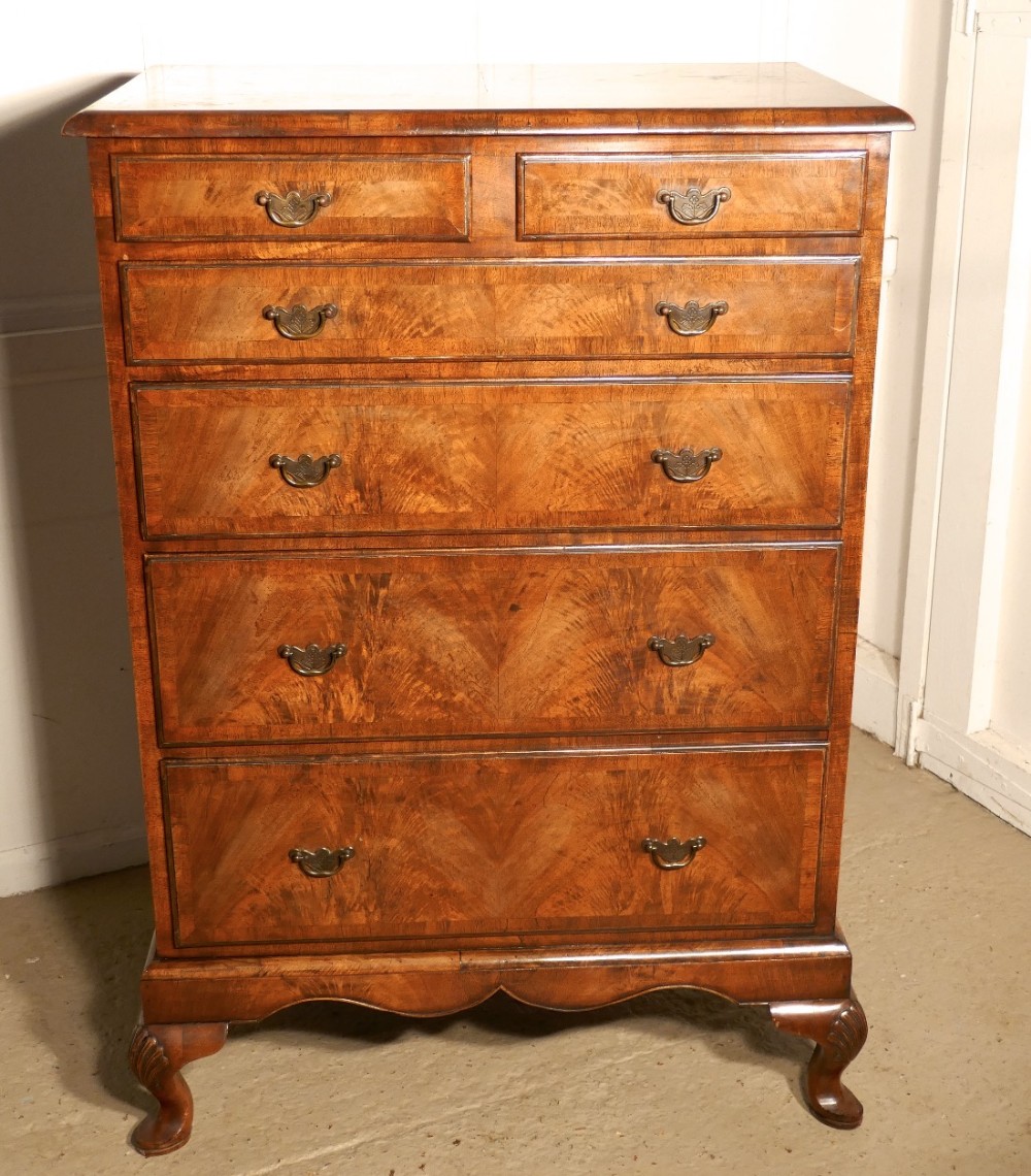 queen anne style 19th century walnut chest of drawers