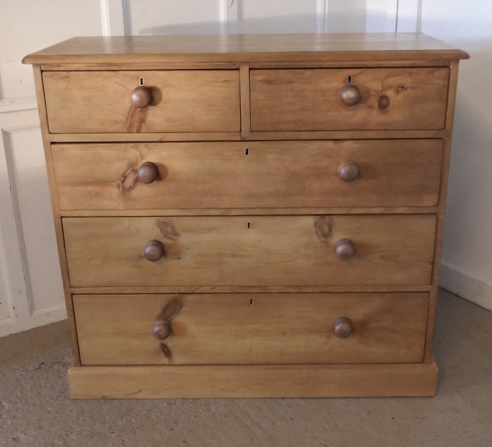 large heavy quality victorian pine chest of drawers