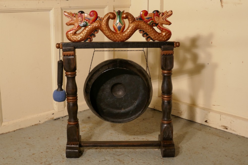 painted chinese table dinner gong
