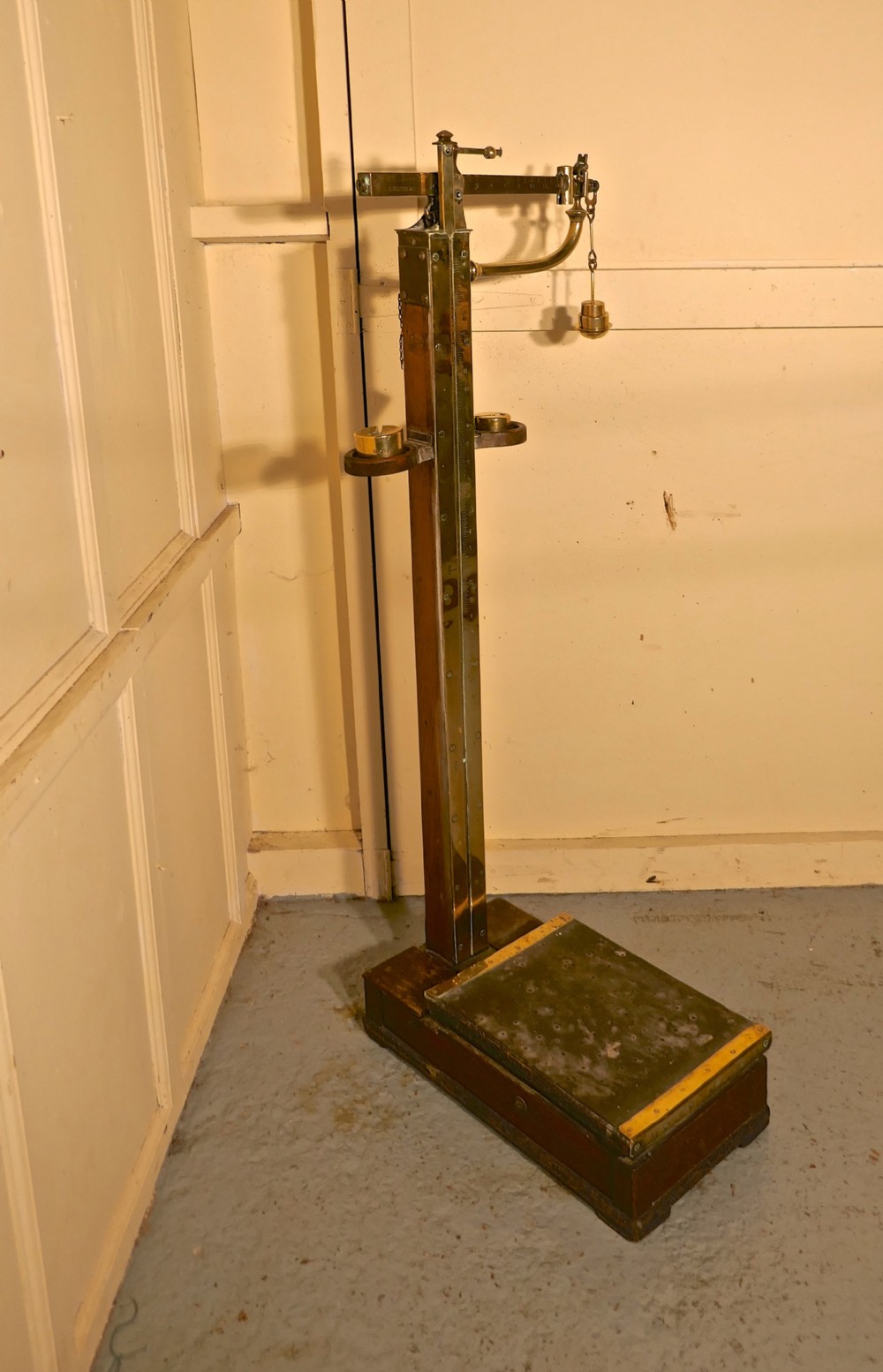 avery brass height weight standing jockey scales from market rasen racecourse