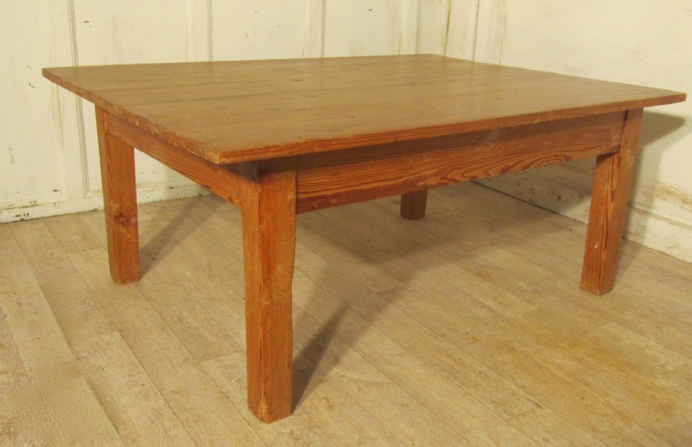 pine farmhouse coffee table