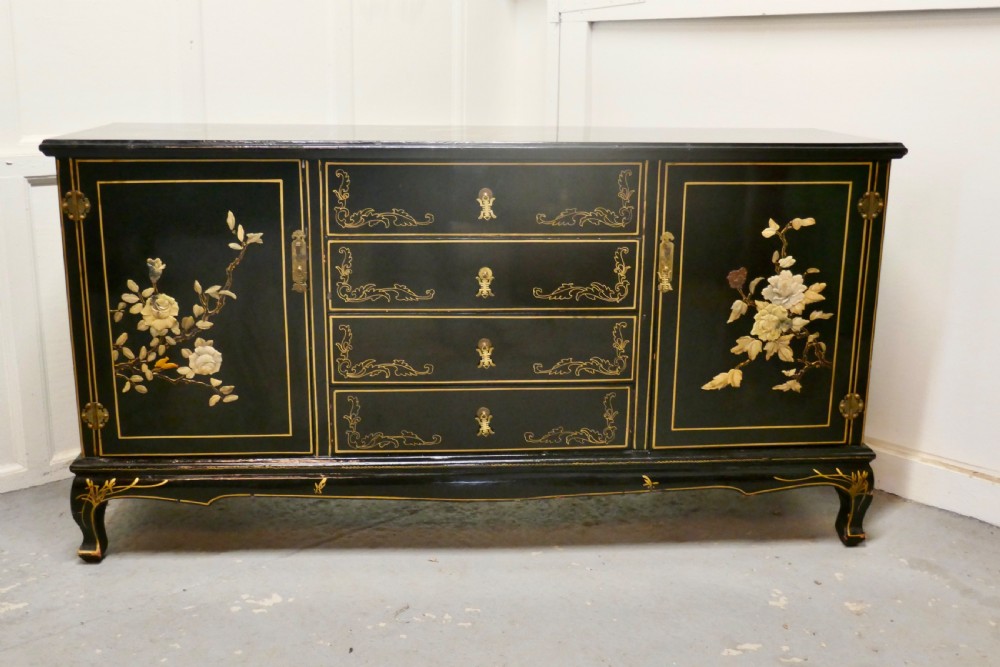 lovely chinoiserie 4 drawer 2 door sideboard