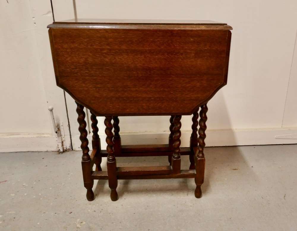 this is a good solid oak victorian gate leg table