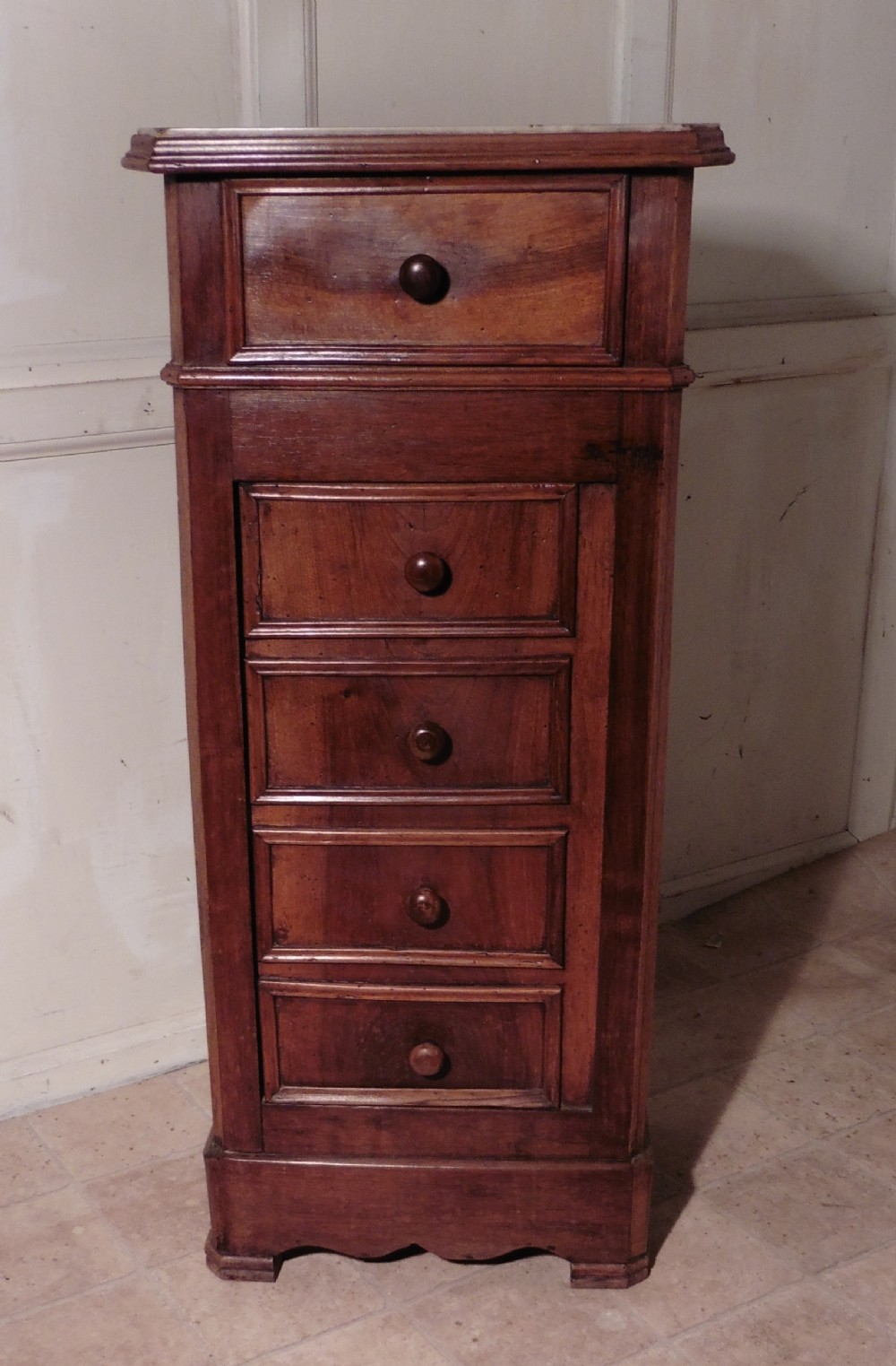 french figured walnut bedside chest of drawers or night table
