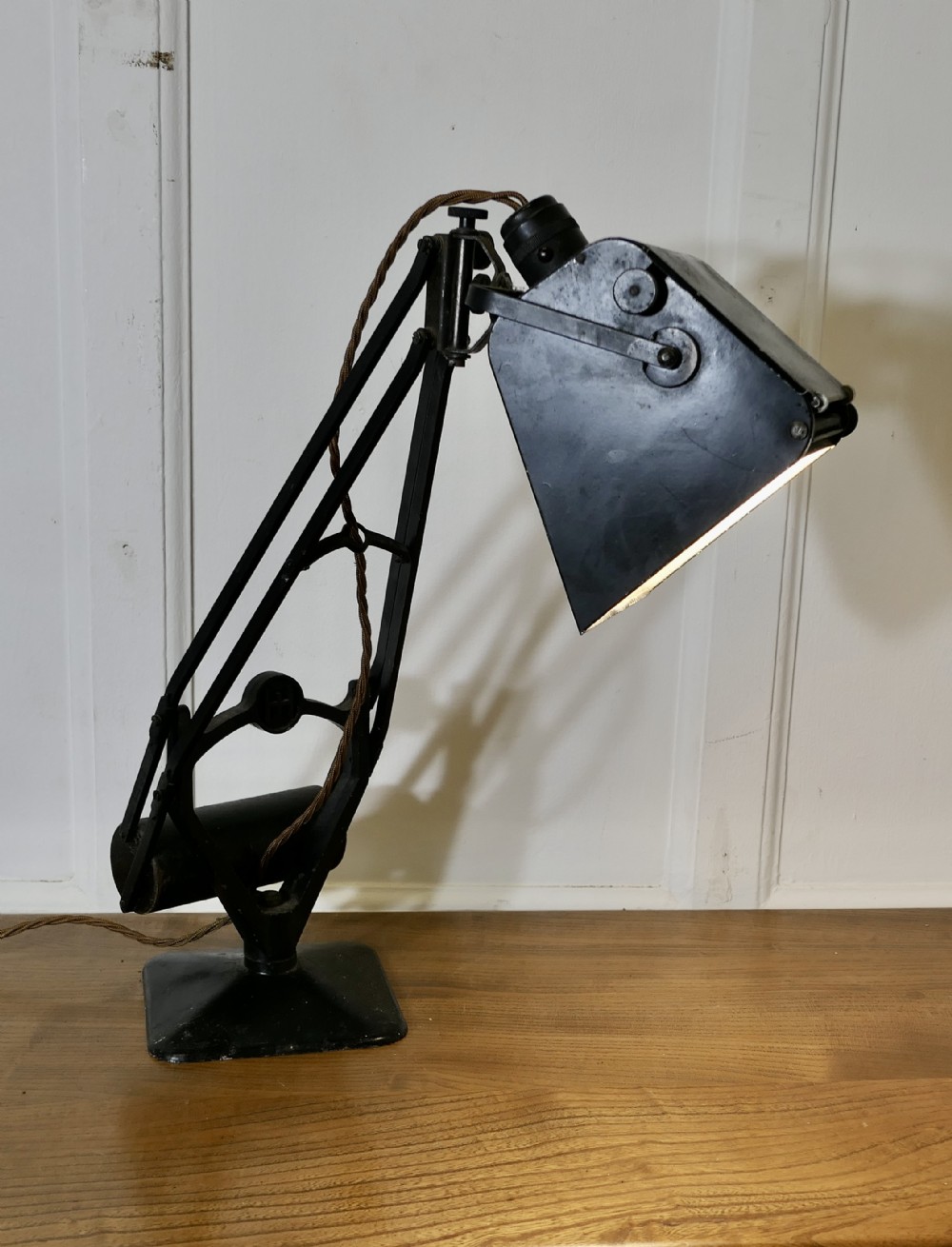 hadrill horstmann pluslite magnifying industrial desk lamp