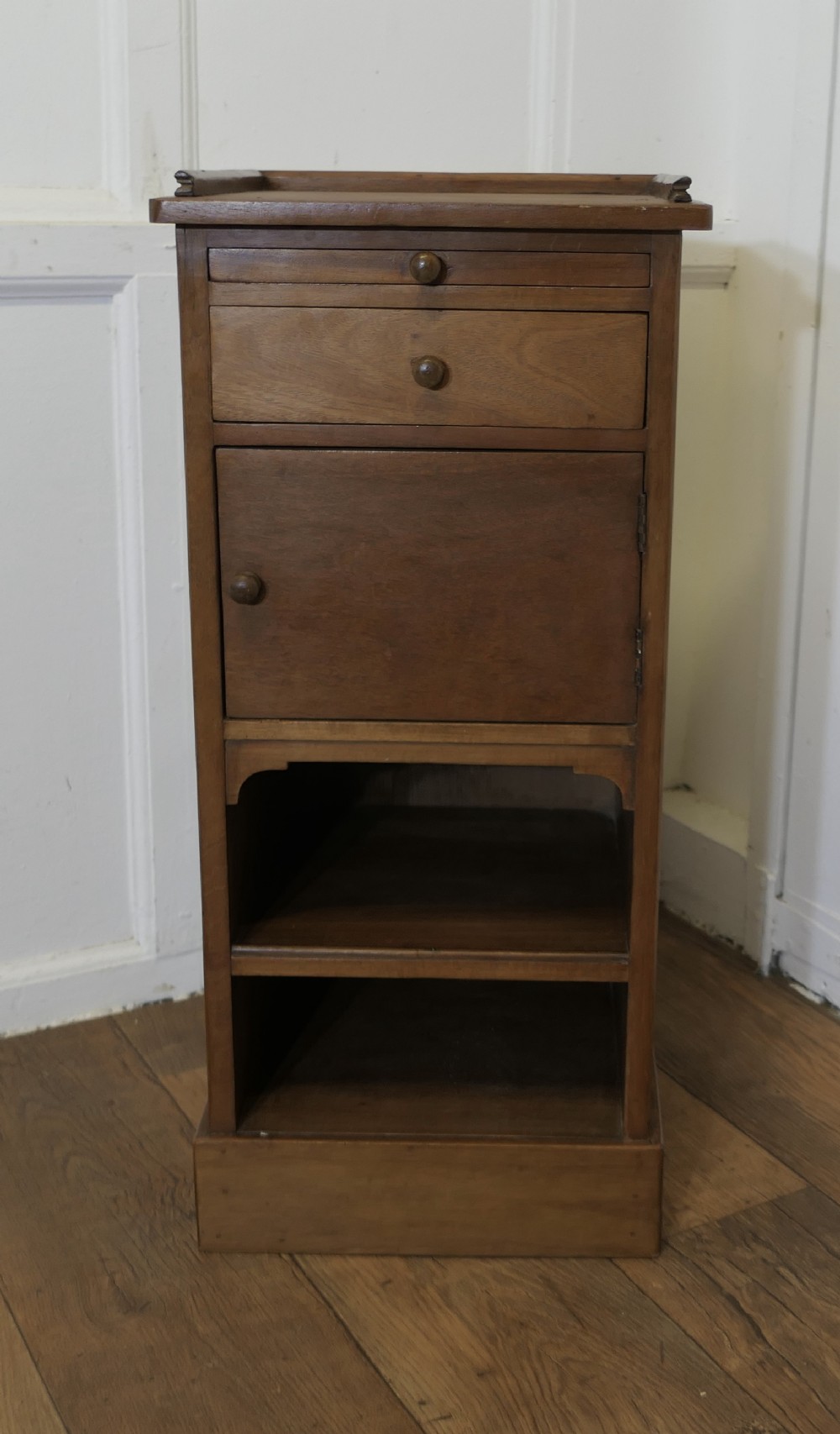 bedside cupboard with brushing slide