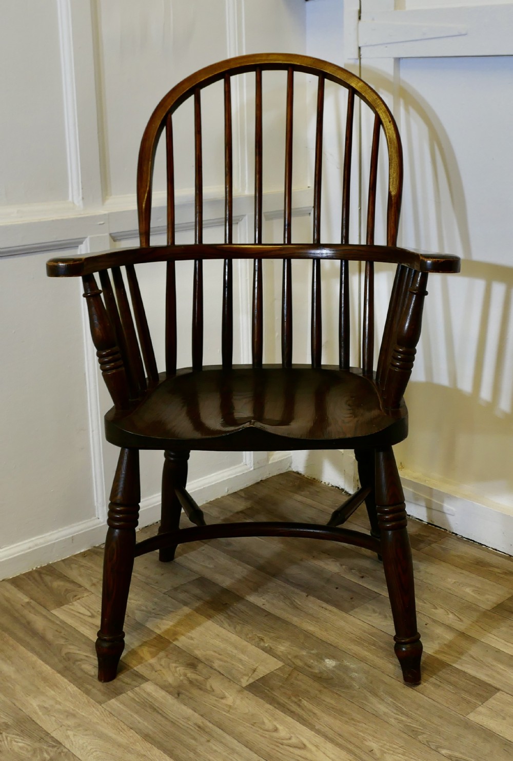 elm country carver chair with crinoline stretcher